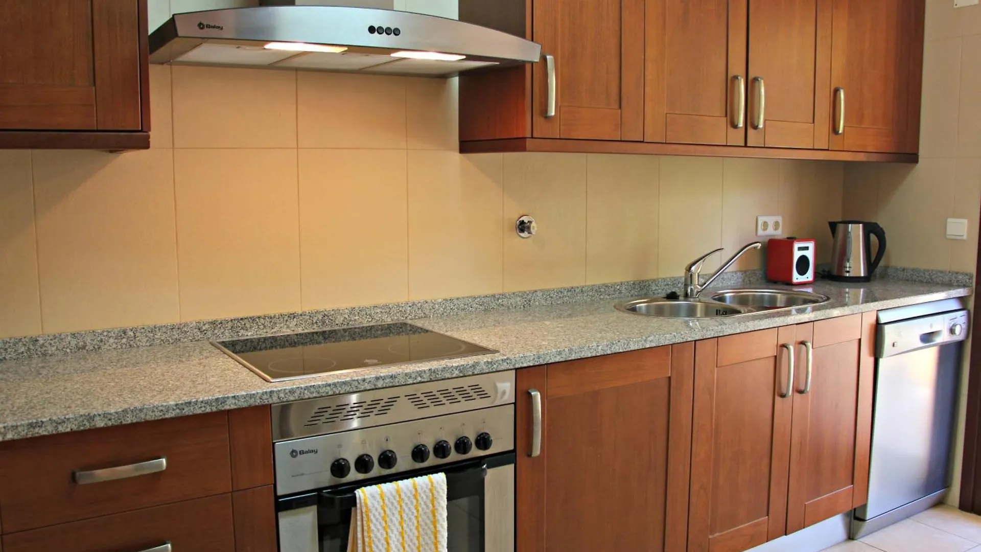 Vilamoura Typical 3 With Pool By Homing Quarteira Holiday home